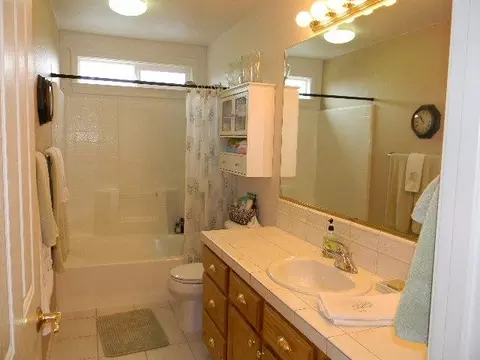 3905 Meadow Oak Way, Redding, CA 96002 photo 14