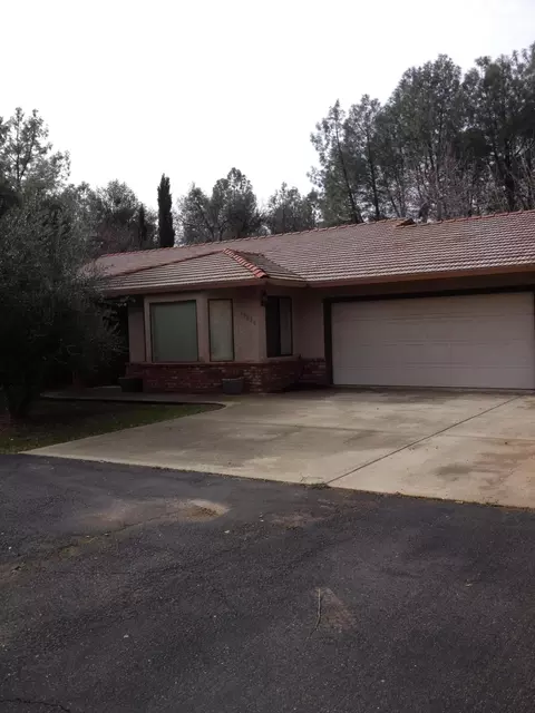 13858 Deep Woods Pl, Redding, CA 96003 photo 2