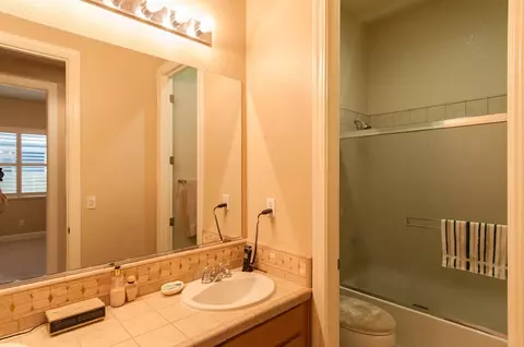 667 Woodacre, Redding, CA 96002 photo 23