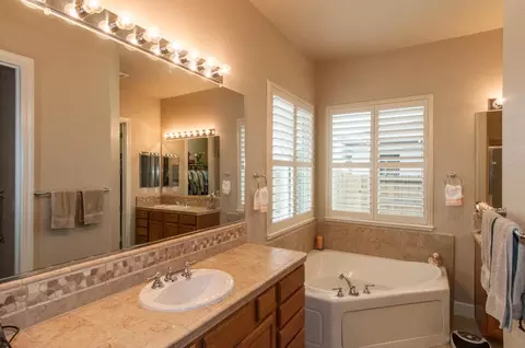 667 Woodacre, Redding, CA 96002 photo 14