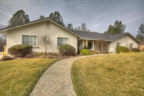 11572 Fox Estates Ct, Redding, CA 96003 photo 1