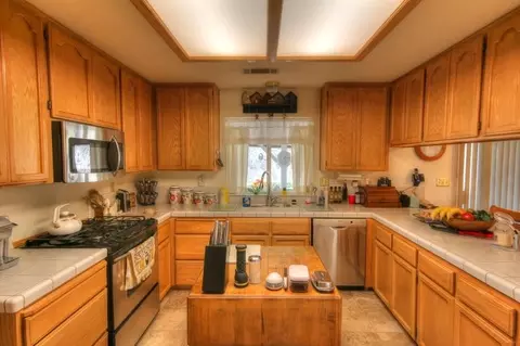 11572 Fox Estates Ct, Redding, CA 96003 photo 3