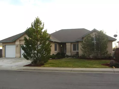 997 Rollingview Dr, Redding, CA 96003 photo 1