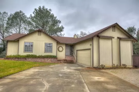 3832 Bluffside Ct, Redding, CA 96002 photo 1