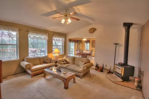 3832 Bluffside Ct, Redding, CA 96002 photo 4