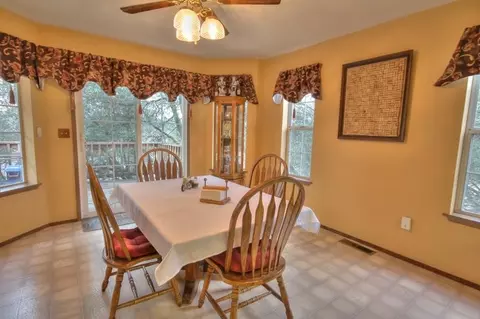 3832 Bluffside Ct, Redding, CA 96002 photo 5