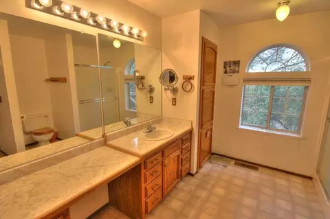 3832 Bluffside Ct, Redding, CA 96002 photo 7