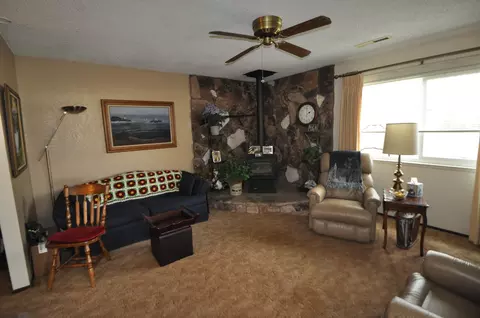 21102 Lynda Ln, Anderson, CA 96007 photo 3