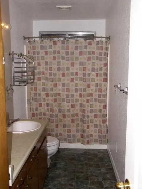 2801 Henderson Rd, Redding, CA 96002 photo 12
