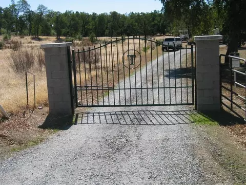 22441 Elk Trl, Redding, CA 96003 photo 4