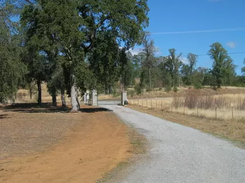 22441 Elk Trl, Redding, CA 96003 photo 3