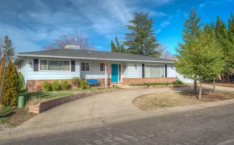 3530 Riverview Dr, Redding, CA 96001 photo 1