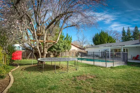 3530 Riverview Dr, Redding, CA 96001 photo 37