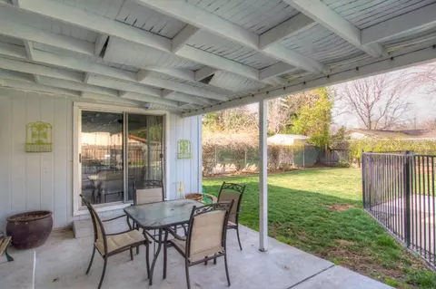 3530 Riverview Dr, Redding, CA 96001 photo 30