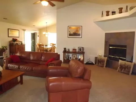 10296 October Ln, Redding, CA 96003 photo 4