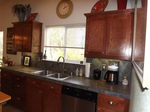 10296 October Ln, Redding, CA 96003 photo 10