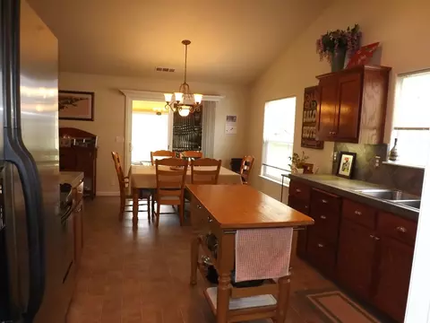 10296 October Ln, Redding, CA 96003 photo 9