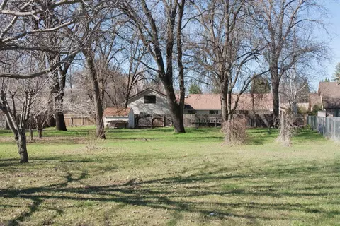 6521 Lucerne Ct, Redding, CA 96001 photo 12