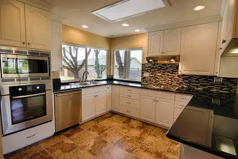 3095 Forest Hills Dr, Redding, CA 96002 photo 3
