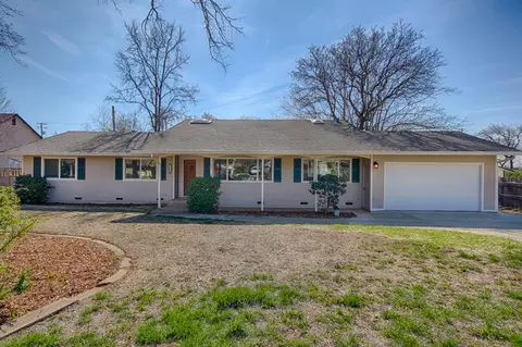 3095 Forest Hills Dr, Redding, CA 96002 photo 1
