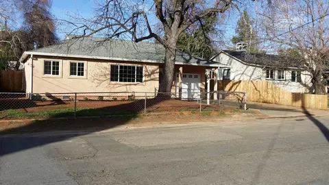 1013 2nd St, Redding, CA 96002 photo 3