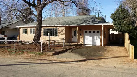 1013 2nd St, Redding, CA 96002 photo 1