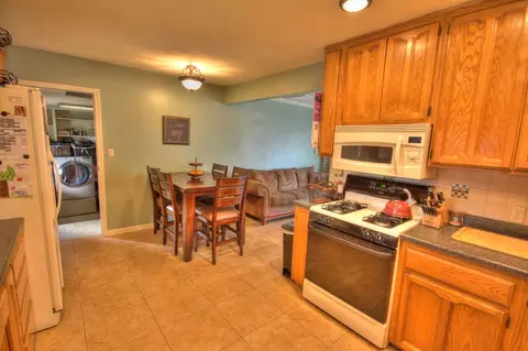 19059 Genevieve Rd, Redding, CA 96003 photo 5