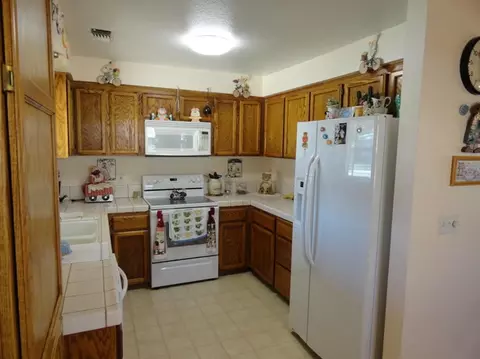 2740 Howard Dr, Redding, CA 96001 photo 8