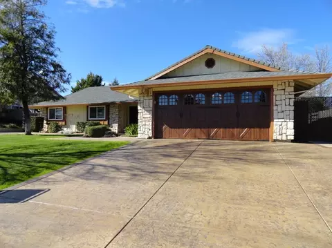 2740 Howard Dr, Redding, CA 96001 photo 1
