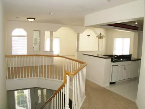 752 Oakhurst Trl, Redding, CA 96003 photo 2