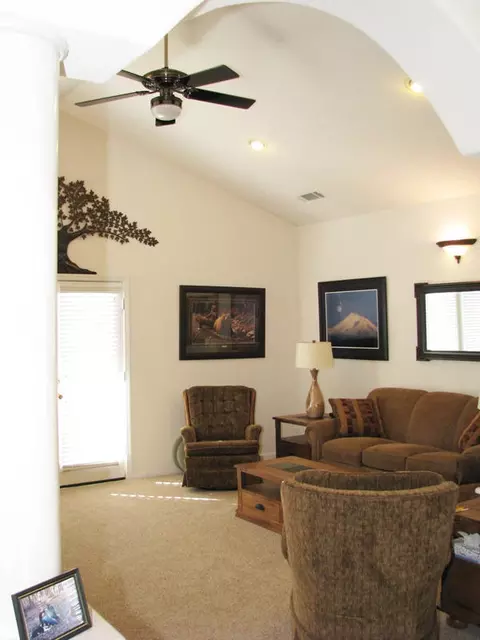 752 Oakhurst Trl, Redding, CA 96003 photo 6