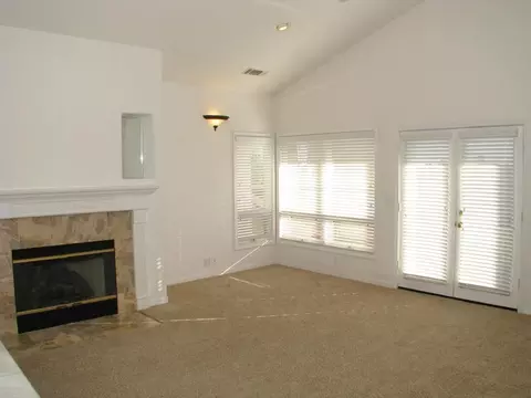 752 Oakhurst Trl, Redding, CA 96003 photo 4