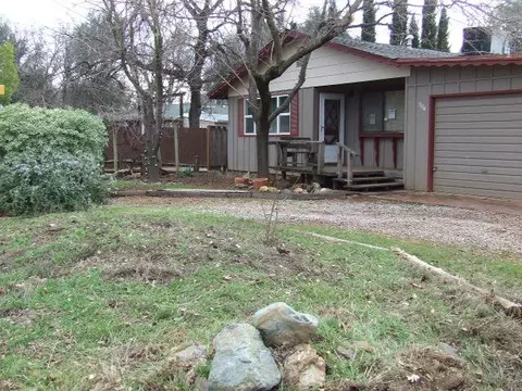3154 Leonard St, Redding, CA 96002 photo 2