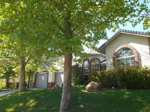 1724 Crosby Ln, Redding, CA 96003 photo 3