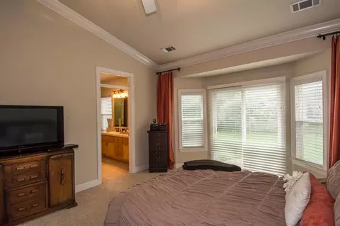 2700 Madison Riv, Redding, CA 96002 photo 14