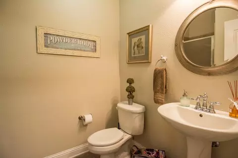 2700 Madison Riv, Redding, CA 96002 photo 12