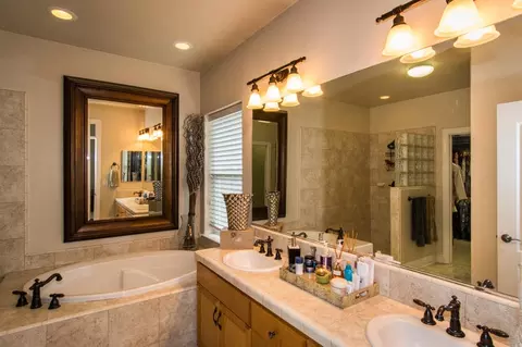 2700 Madison Riv, Redding, CA 96002 photo 15