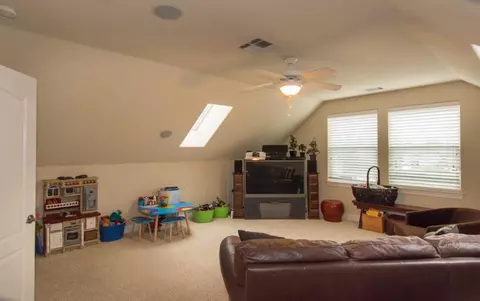 2700 Madison Riv, Redding, CA 96002 photo 10