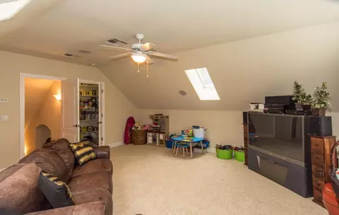 2700 Madison Riv, Redding, CA 96002 photo 11