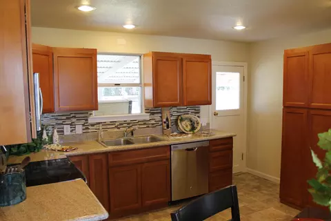 19463 Lucille, Anderson, CA 96007 photo 18