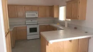 824 Fountain Cir, Redding, CA 96003 photo 2