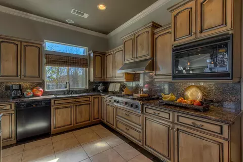 4368 San Martin Pl, Redding, CA 96003 photo 11