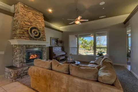 4368 San Martin Pl, Redding, CA 96003 photo 4