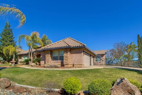 4368 San Martin Pl, Redding, CA 96003 photo 2