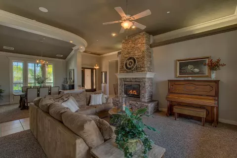 4368 San Martin Pl, Redding, CA 96003 photo 5