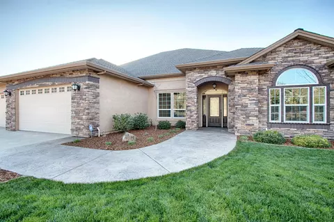 9820 Brickwood Dr, Redding, CA 96001 photo 1