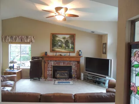 3497 Oak Haven Ct, Redding, CA 96002 photo 4