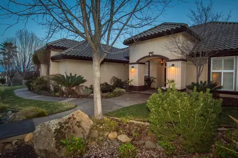 4365 San Martin Pl, Redding, CA 96003 photo 3