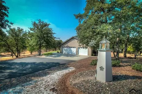 14225 Noble Oaks Dr, Red Bluff, CA 96080 photo 2