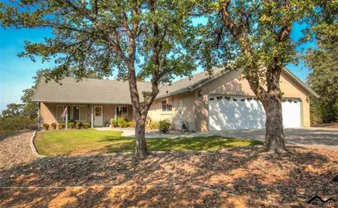 14225 Noble Oaks Dr, Red Bluff, CA 96080 photo 1